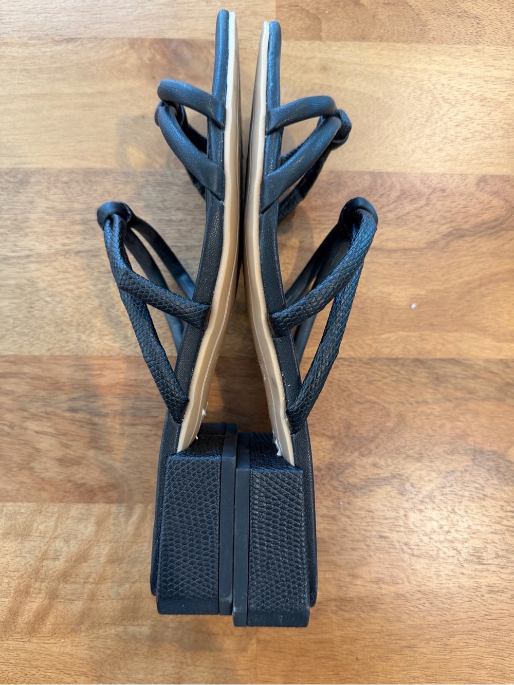 Dolce Vita Black Knotted Strappy Block Low Heel Sandals Size 8 - Picture 7 of 7